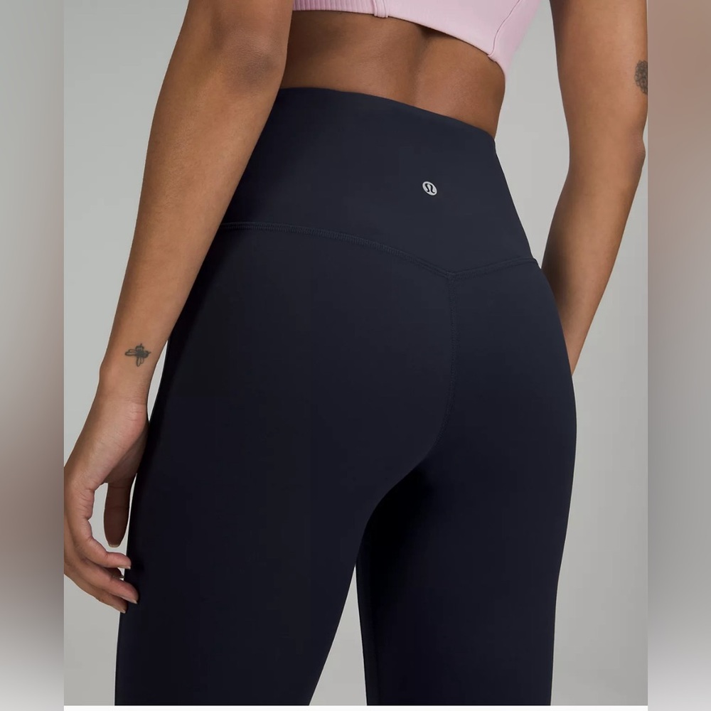 🆕lululemon 🍋Align™ High-Rise Mini-Flared Pant
Regular Sz 6 Colour True Navy - Picture 4 of 9
